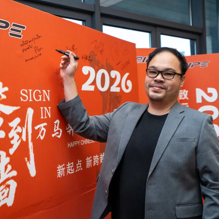 ลงชื่อเข้าใช้และออกเดินทาง